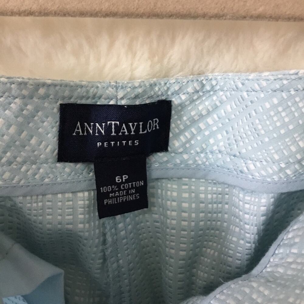 Ann Taylor Blue Pattern Crop Pants - Picture 6 of 11